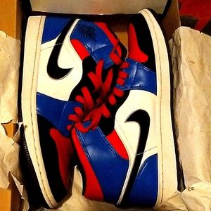 Air Jordan I mid Size 9
